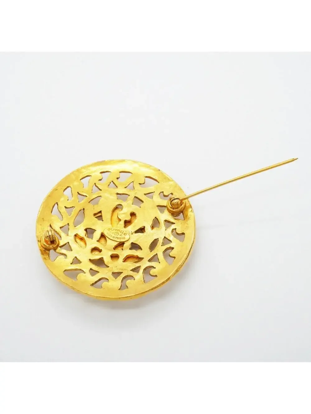 Chanel Cc Logo Circle Brooch Metal #327442C61B